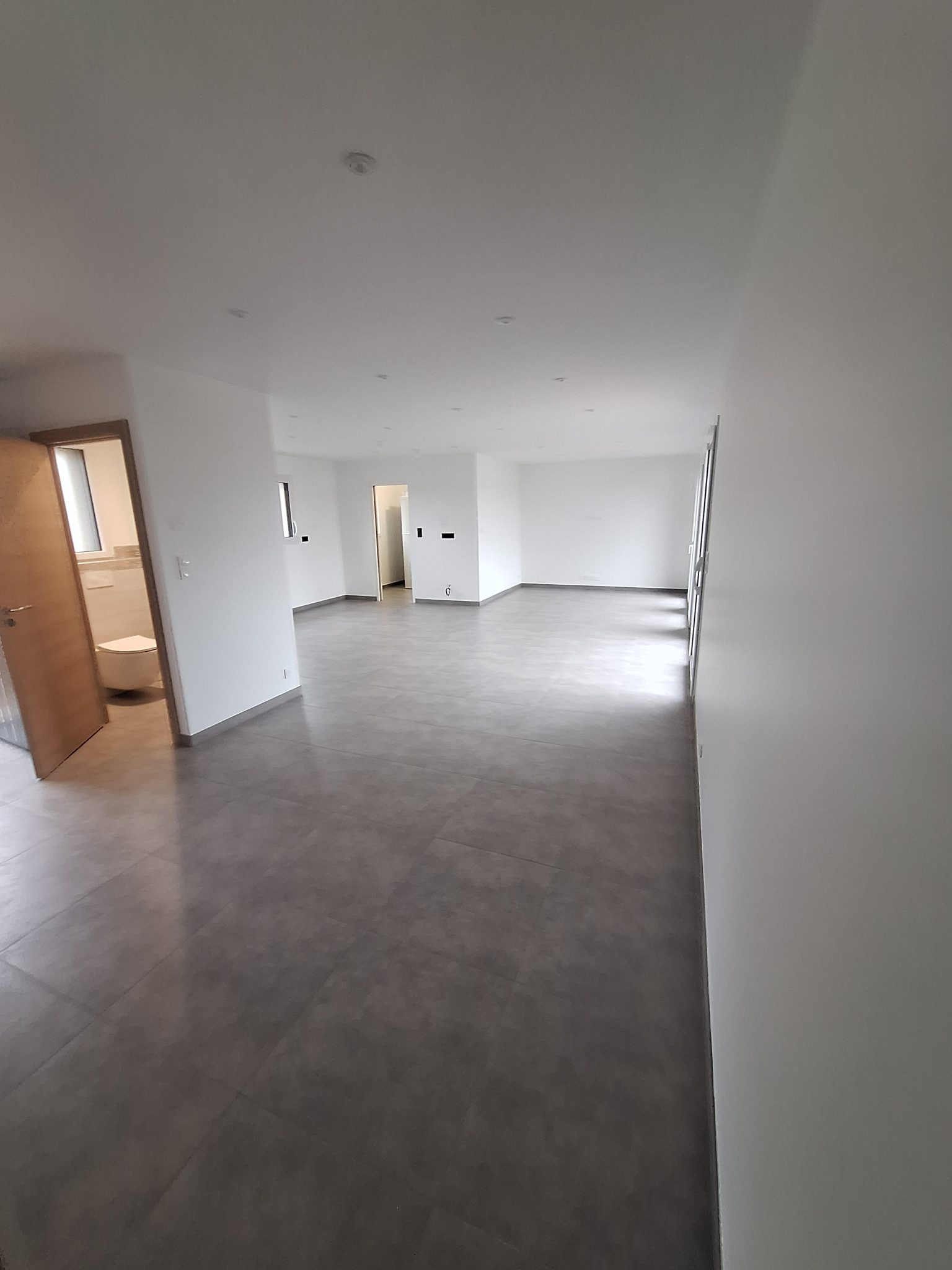 Installation de carrelage grand format à Flers